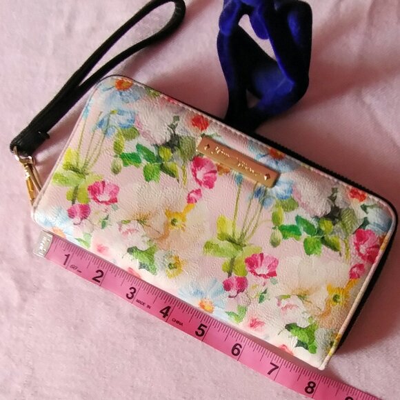 Betsey Johnson Floral Clutch Wristlet - Picture 8 of 10